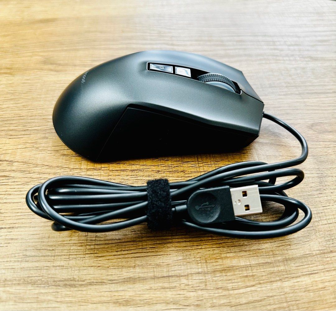 Lenovo IdeaPad Gaming Mouse M100 (Category: Mouse & Mousepads) located in San Fernando. Submitted by khriscruz (Listing ID 1222948535, Image 3). Description: Lenovo IdeaPad Gaming Mouse M100 Brand new Ergonomic 7 buttons 2-zone RGB RFS: Comes with the gaming laptop but already have a different mouse Market price: P2,156.