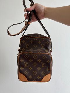 WHAT'S IN MY BAG? WHAT'S IN MY LOUIS VUITTON UTILITY CROSSBODY? LOUIS  VUITTON SCARLET TOILETRY 26 