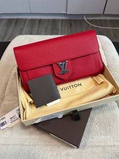 BNIB Louis Vuitton LV Empreinte Noir Black Leather Business Card Holder,  Luxury, Bags & Wallets on Carousell