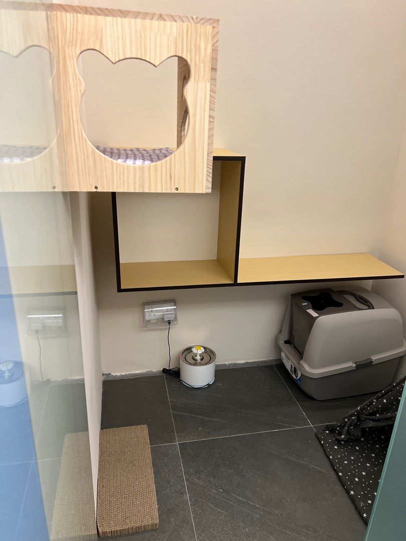 Luxury Cat Hotel, Pet Supplies, Homes & Other Pet Accessories on Carousell