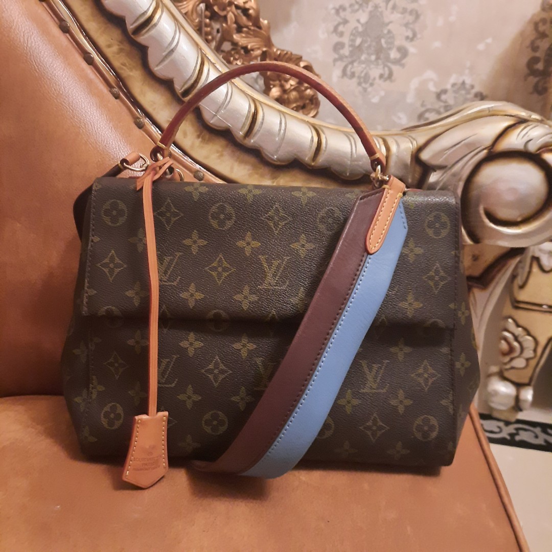 LV Cluny Complete as seen as Picture, Barang Mewah, Tas & Dompet di  Carousell