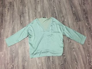 Mango XL cooling light material silky feel long sleeves emerald green . Clean no pet vegetarian @66lor4TPY