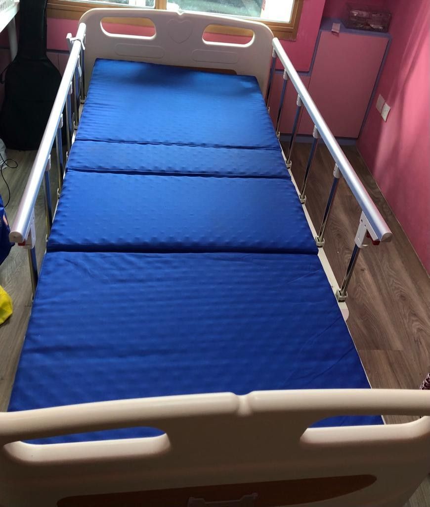 Medical bed with remote, Health & Nutrition, Medical Supplies & Tools