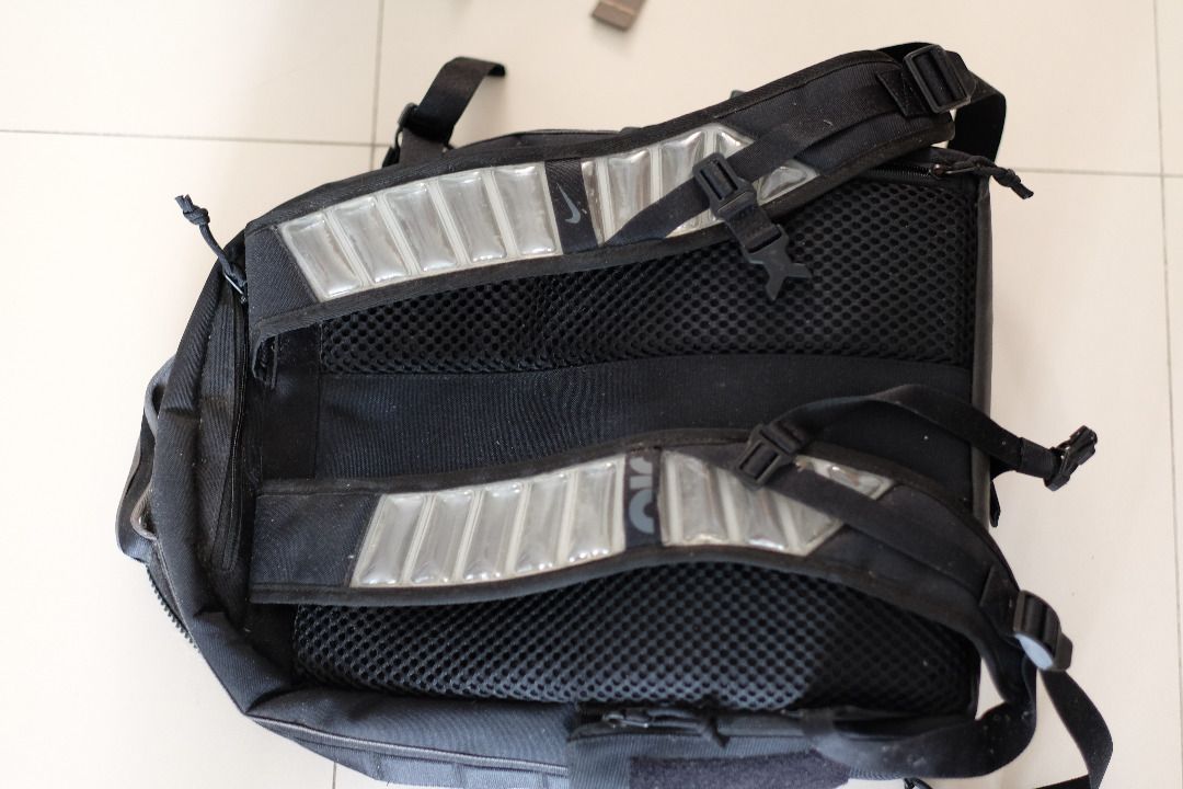 nike air max pouch
