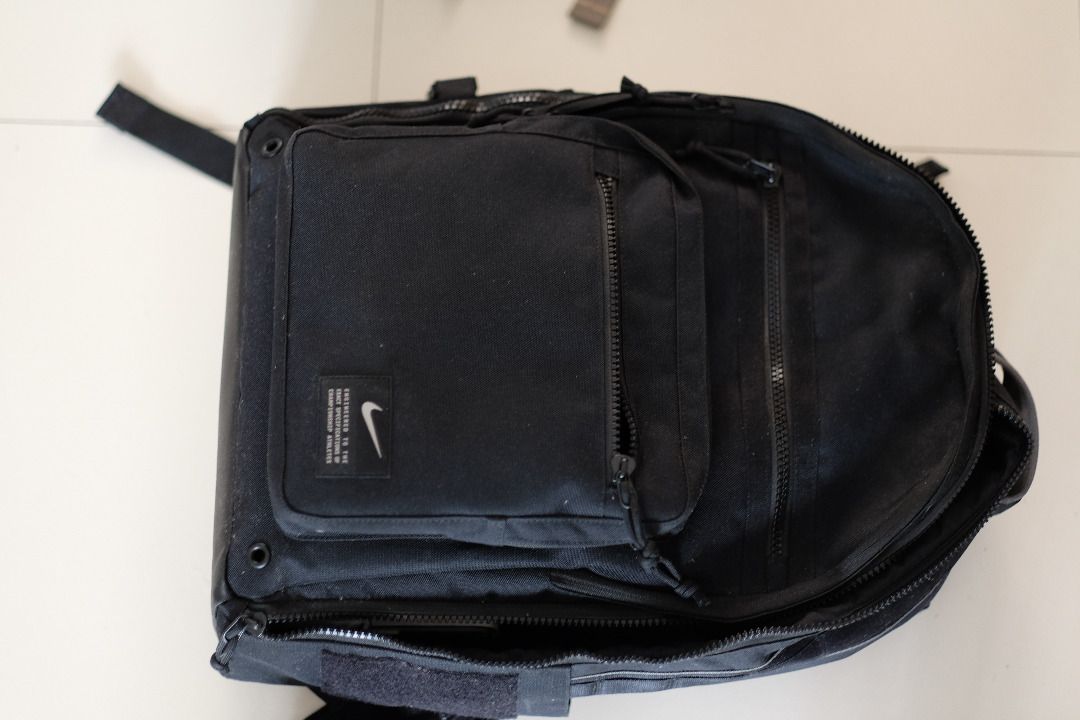 nike air max pouch