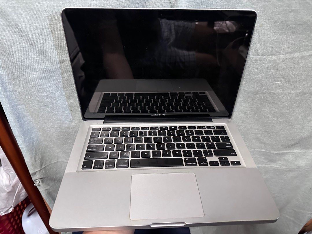 Old faulty not working macbook pro, Computers & Tech, Laptops & Notebooks on Carousell