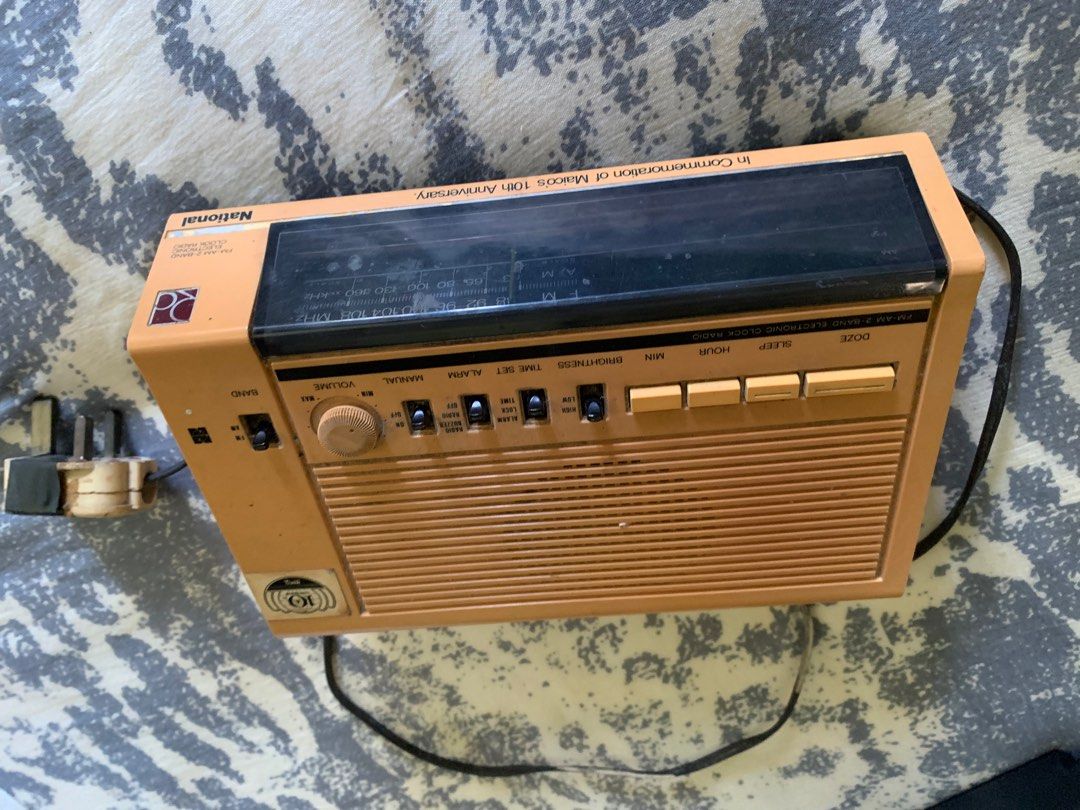Old radios (not working), Hobbies & Toys, Collectibles & Memorabilia