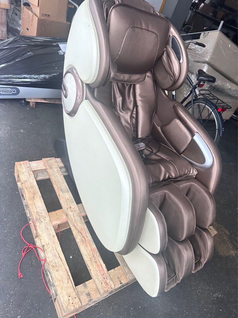 OTO Massage Chair, Everything Else on Carousell