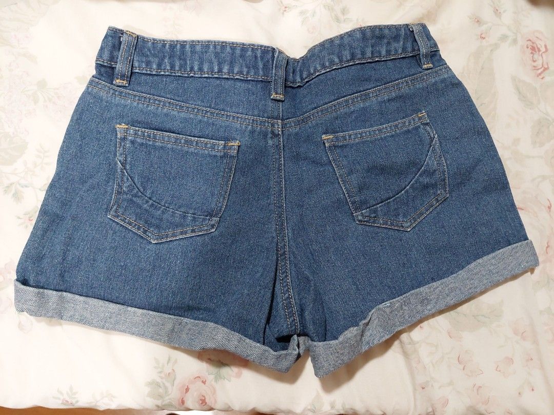 Penshoppe Denim Cuffed Shorts (Category: Shorts) located in San Juan City. Submitted by _rian (Listing ID 1222938679, Image 2). Description: No issues just doesn't fit anymore.