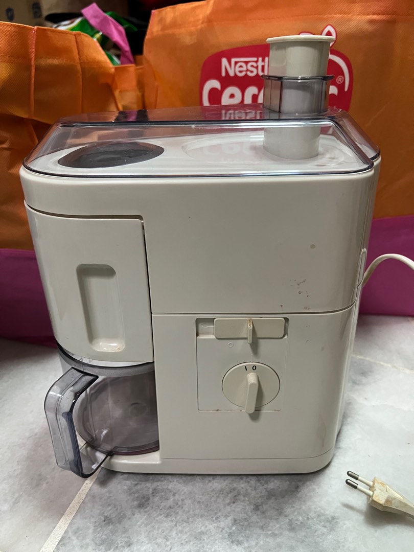 Philips Juicer HR2820, TV & Home Appliances, Kitchen Appliances