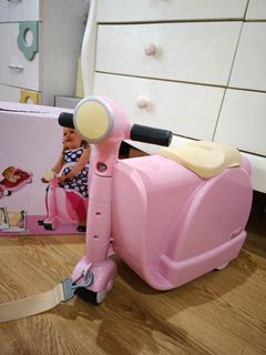 Preloved like new skoot ride on luggage