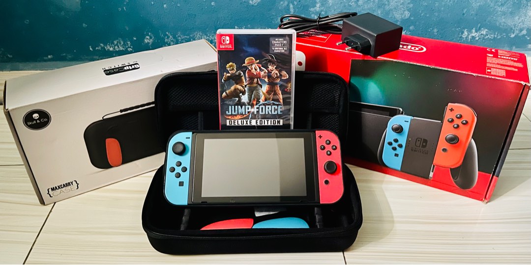 Preowned Nintendo Switch v2 full set, Video Gaming, Video Game Consoles, Nintendo on Carousell