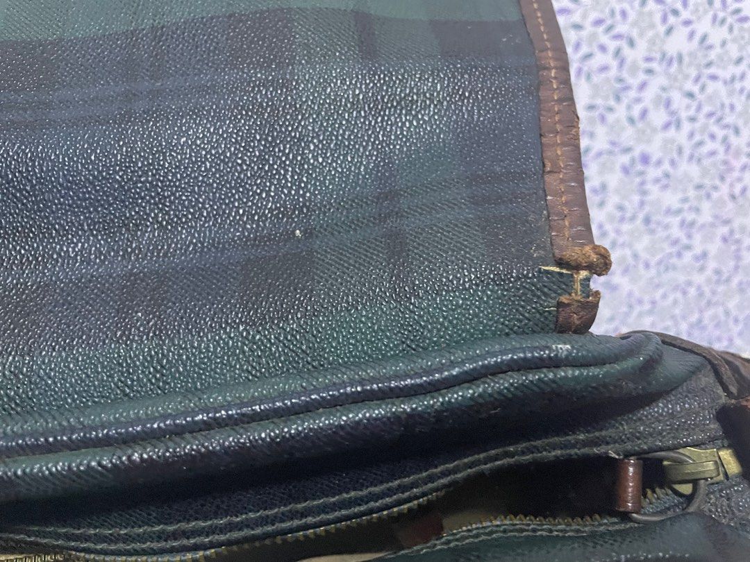 Ralph Lauren vintage messenger bag (Category: Cross-body Bags) located in Mandaluyong City. Submitted by lifelistener (Listing ID 1222844122, Image 3). Description: pure leather authentic RL vintage ok un pa strap may konting tuklap lang good for a project bag price nego.