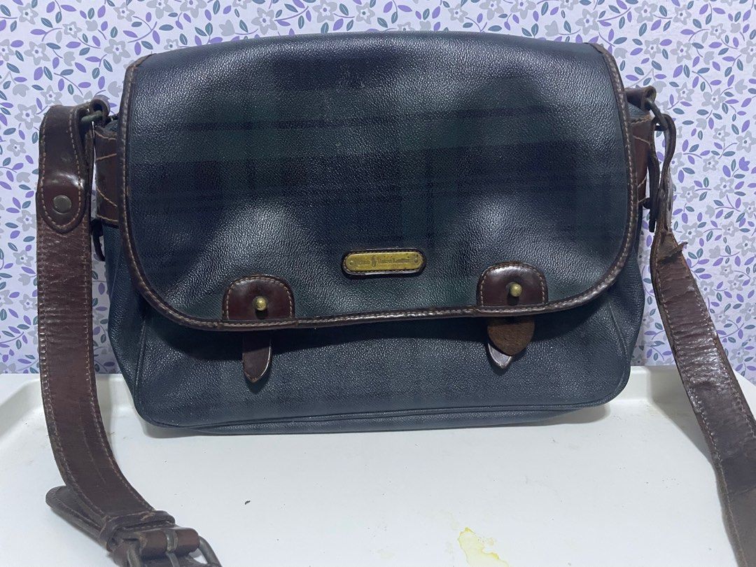 Ralph Lauren vintage messenger bag (Category: Cross-body Bags) located in Mandaluyong City. Submitted by lifelistener (Listing ID 1222844122, Image 1). Description: pure leather authentic RL vintage ok un pa strap may konting tuklap lang good for a project bag price nego.