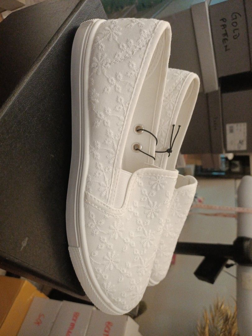 slip on rubi