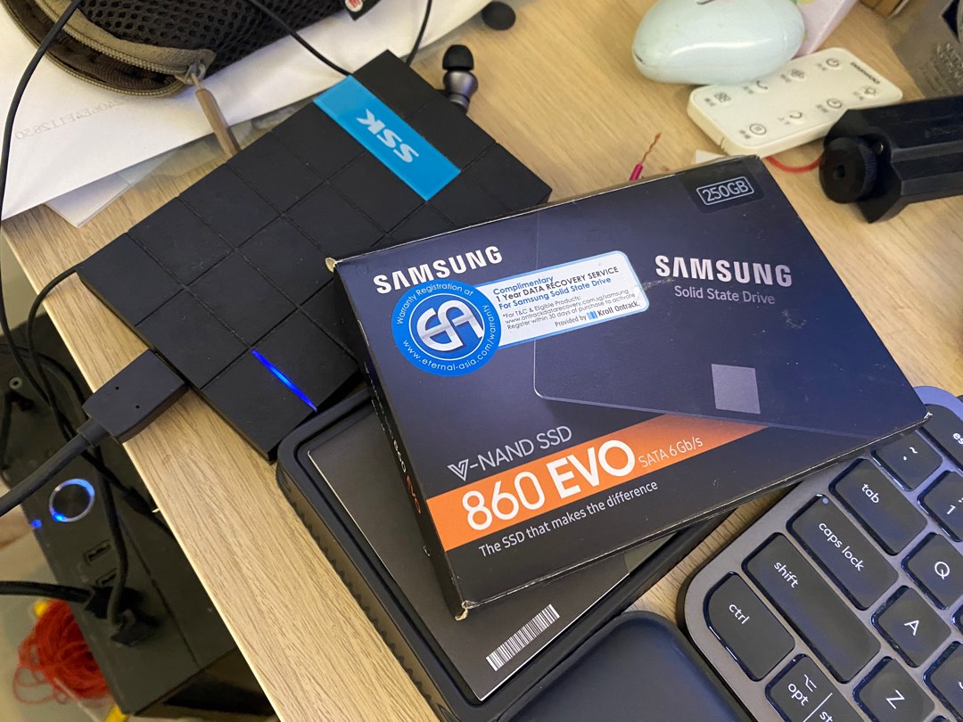 Samsung 860 evo 250GB with enclosure, Computers & Tech, Parts ...