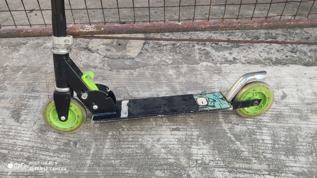 Scooter,Go sport brand (Category: Skates, Rollerblades & Scooters) located in Valenzuela. Submitted by iesel (Listing ID 1222904138, Image 1). Description: used good maayos gulong scoogoo brand.