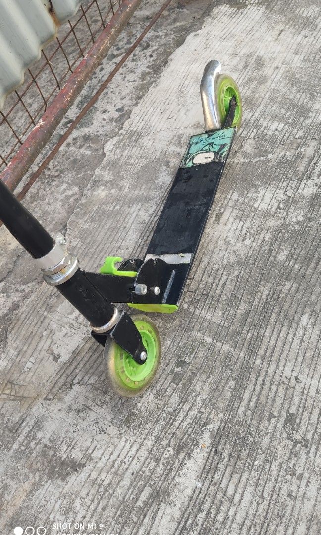 Scooter,Go sport brand (Category: Skates, Rollerblades & Scooters) located in Valenzuela. Submitted by iesel (Listing ID 1222904138, Image 2). Description: used good maayos gulong scoogoo brand.