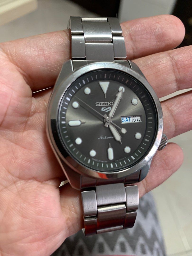 Seiko 5 Sports Anthracite 40 SBSA041 Luxury Watches on Carousell