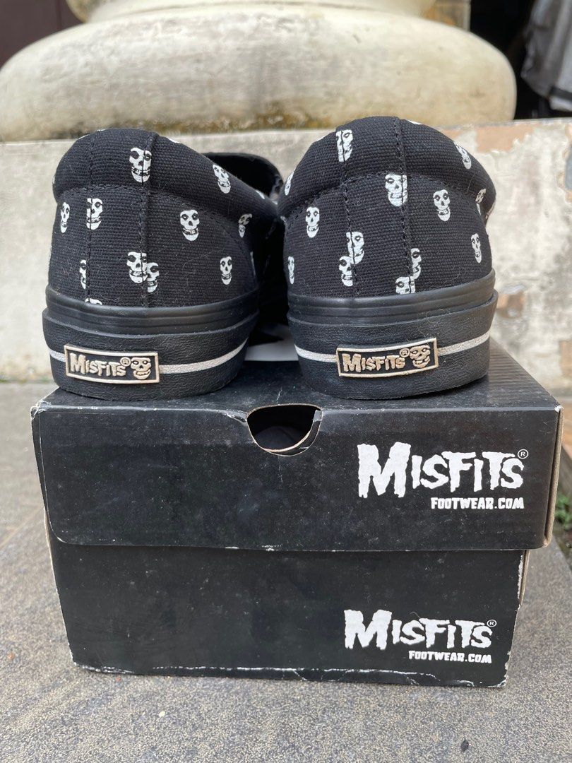 Sepatu Vans Slip On Misfits foot wear