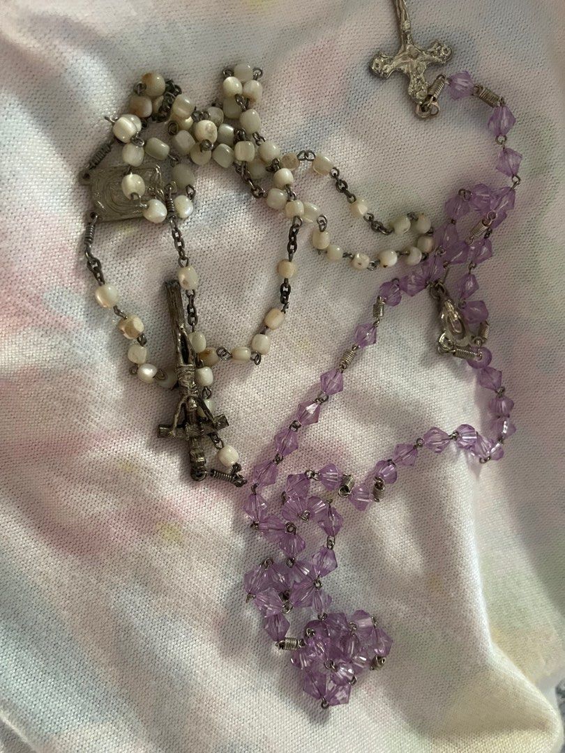 Small Rosary Glass like Beads Rosary (Category: Religious Items) located in Quezon City. Submitted by glitchandglamor (Listing ID 1222892013, Image 1). Description: .