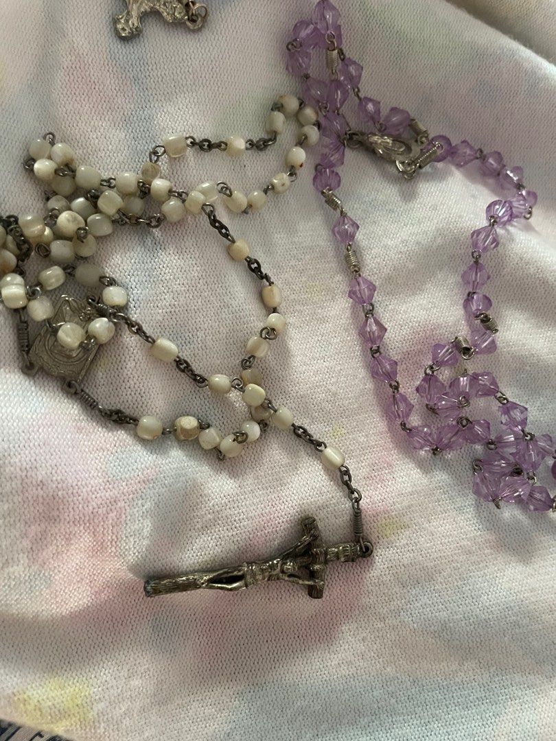 Small Rosary Glass like Beads Rosary (Category: Religious Items) located in Quezon City. Submitted by glitchandglamor (Listing ID 1222892013, Image 3). Description: .