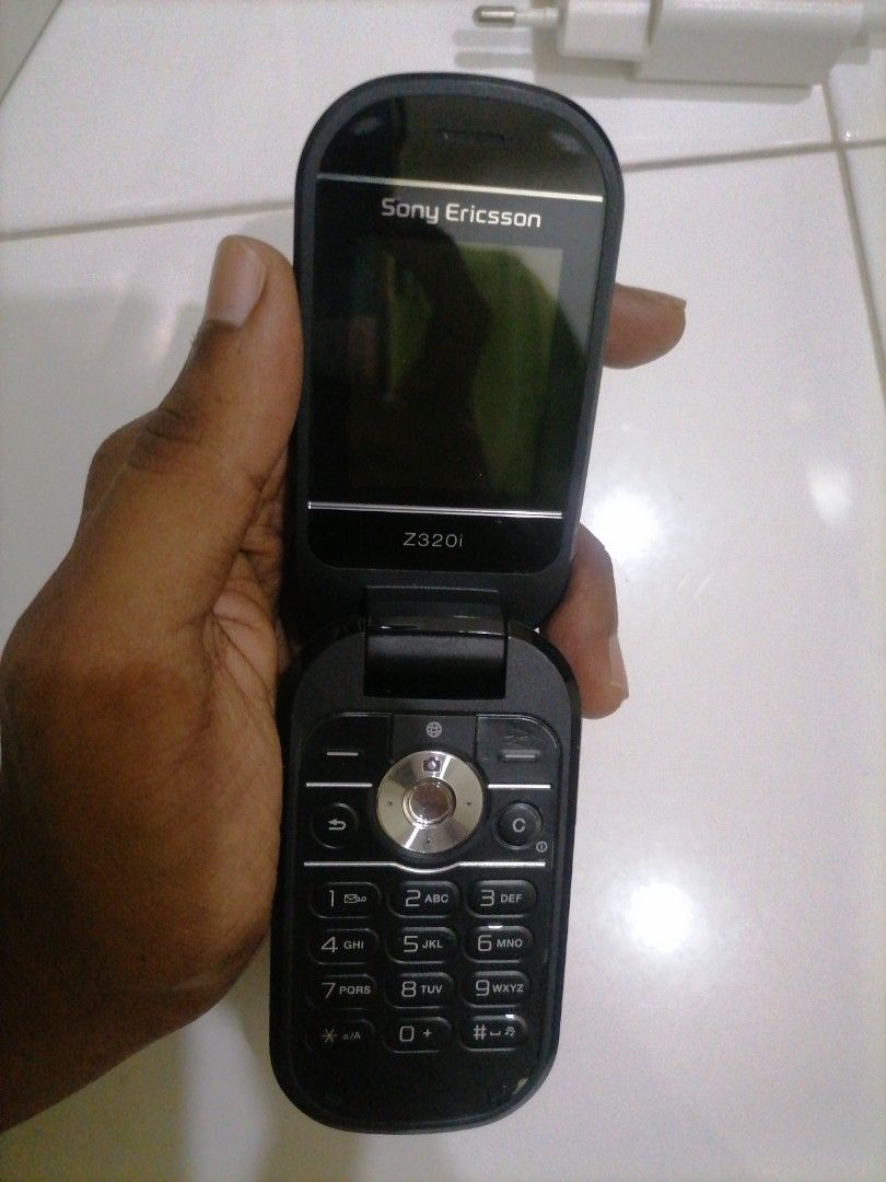 Sony Ericsson Flip phone for sale, Mobile Phones & Gadgets, Mobile