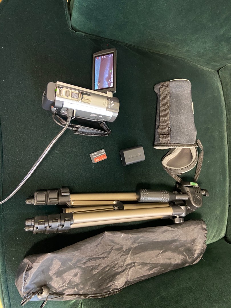 Sony Handycam DCR SX 45 with tripod and extra battery, Photography