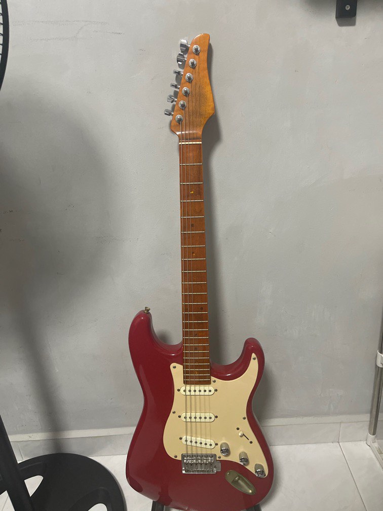 Squier Stratocaster SSS Red, Hobbies & Toys, Music & Media, Musical ...