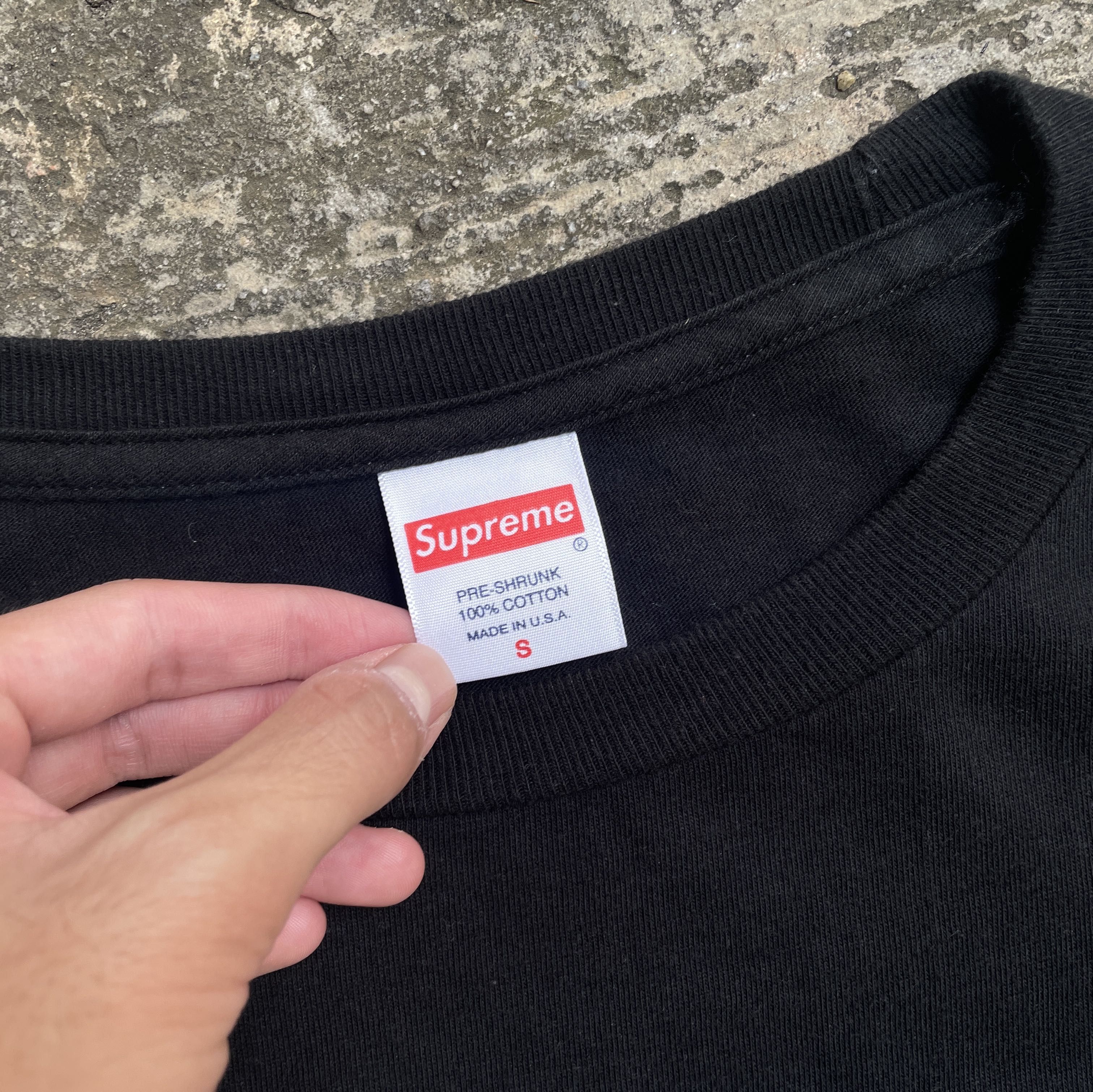 Supreme black tee sales