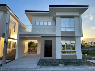 Tagaytay  House & Lot