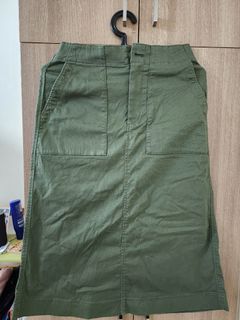 UNIQLO Baker Skirt in Olive Green