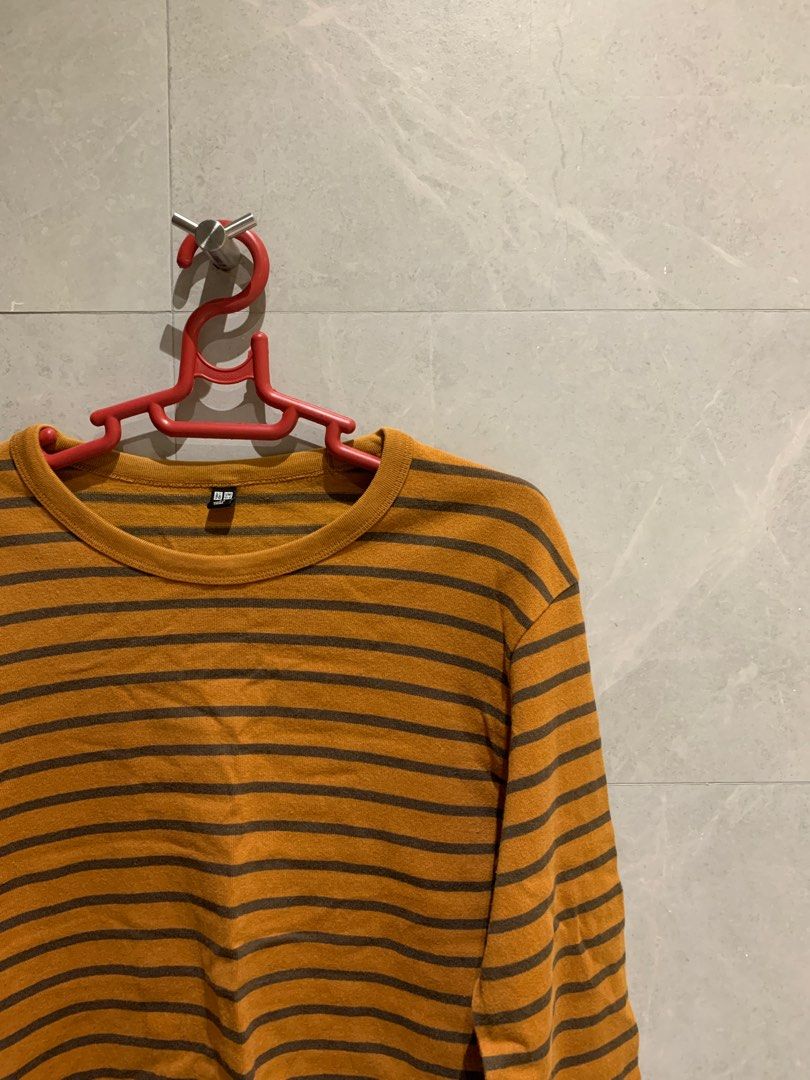 Uniqlo long sleeves (Stipes) Small Size (Category: Coats, Jackets and Outerwear) located in Cainta. Submitted by wazowski012 (Listing ID 1222969922, Image 3). Description: Good as new Stroll around the city and have a sip of coffee at a cafe doing your errands wearing this comfy long sleeves from uniqlo.❤️✨.