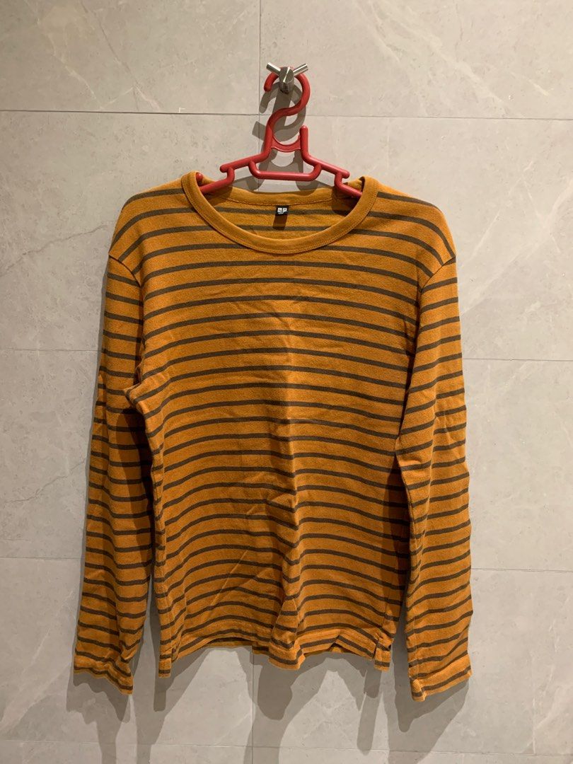 Uniqlo long sleeves (Stipes) Small Size (Category: Coats, Jackets and Outerwear) located in Cainta. Submitted by wazowski012 (Listing ID 1222969922, Image 1). Description: Good as new Stroll around the city and have a sip of coffee at a cafe doing your errands wearing this comfy long sleeves from uniqlo.❤️✨.