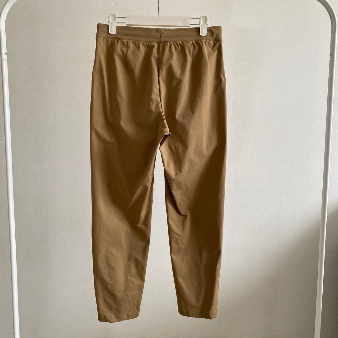 Uniqlo Ultra Stretch Active Tapered Ankle Pants, Women's Fashion, Bottoms,  Other Bottoms on Carousell