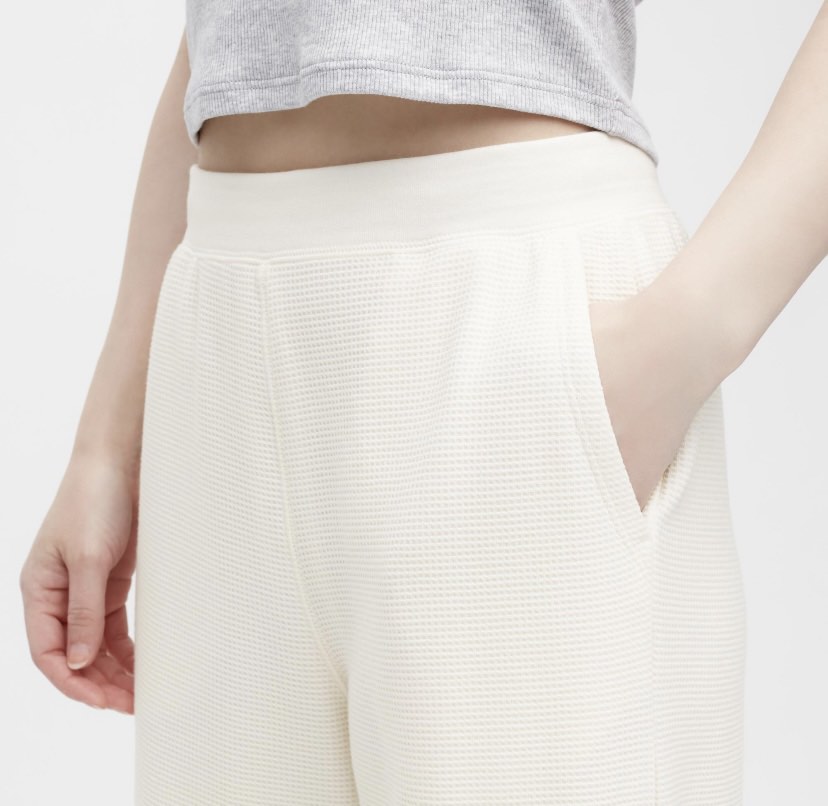 UNIQLO Ultra Stretch Waffle Straight Pants in OFF WHITE, Women's