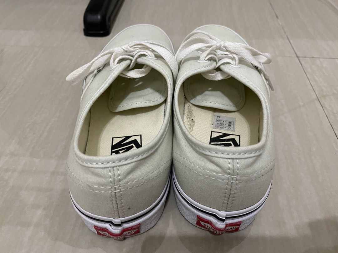 Vans authentic blue deals flower true white