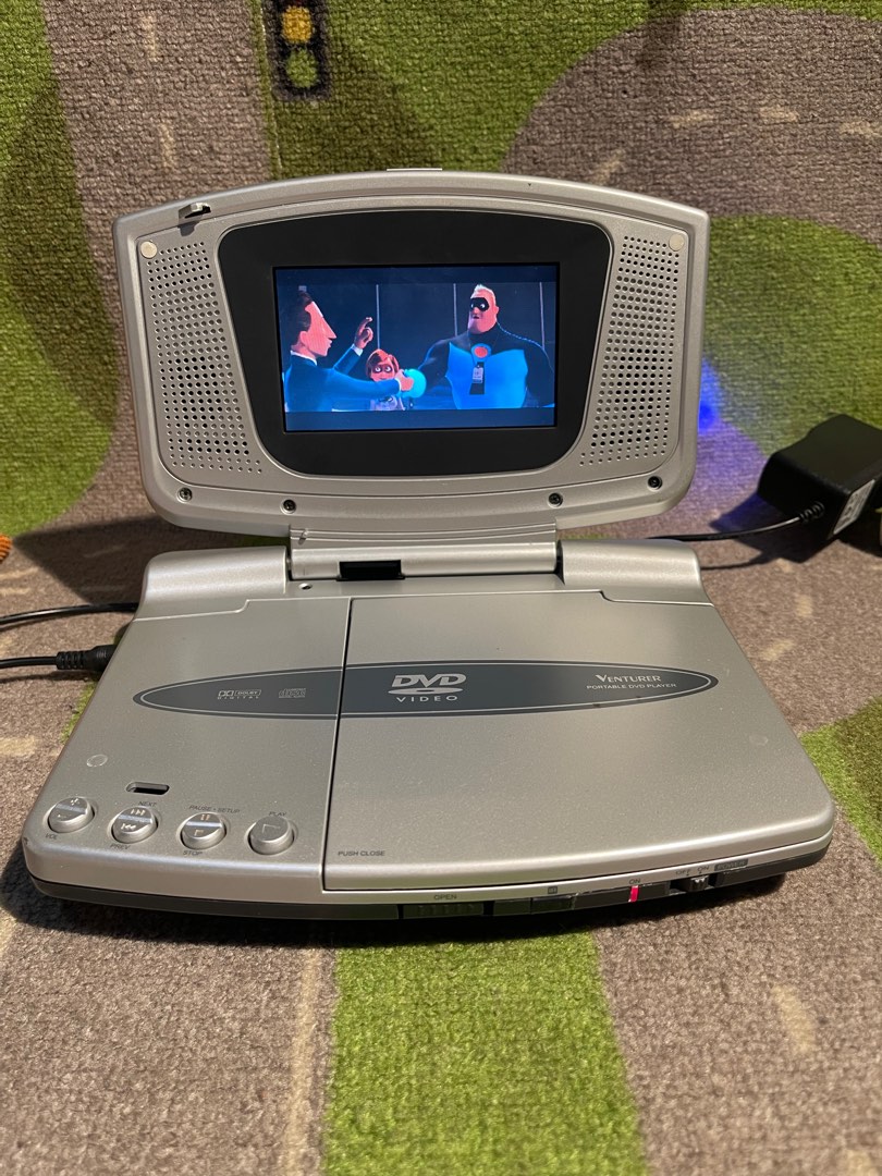 Venturer portable Dvd Player 220v Dolby Digital FREE ORIGINAL DVD not