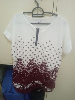 Women blouses size large to XL get all for 500 pesos only
