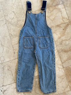 (Category: ) located in . Submitted by krixcloset (Listing ID 1222849070, Image 1). Description: .