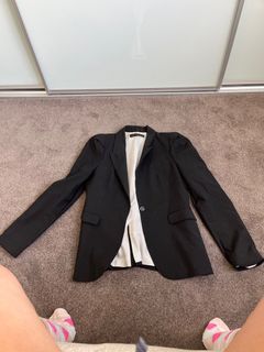 Zara womens blazer with shoulder padding🎓