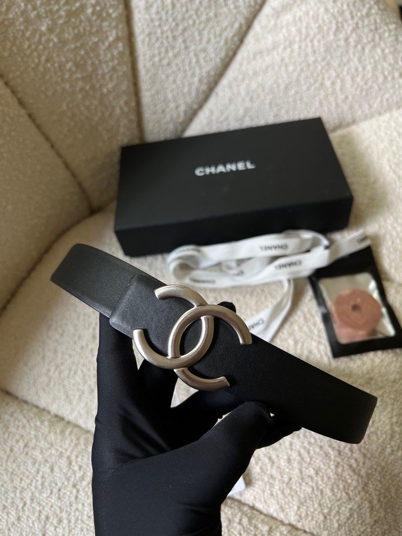 2022 CHANEL Classic Reversible Logo Belt in SHW Burgundy and Black Calfskin Leather Authentic Chanel