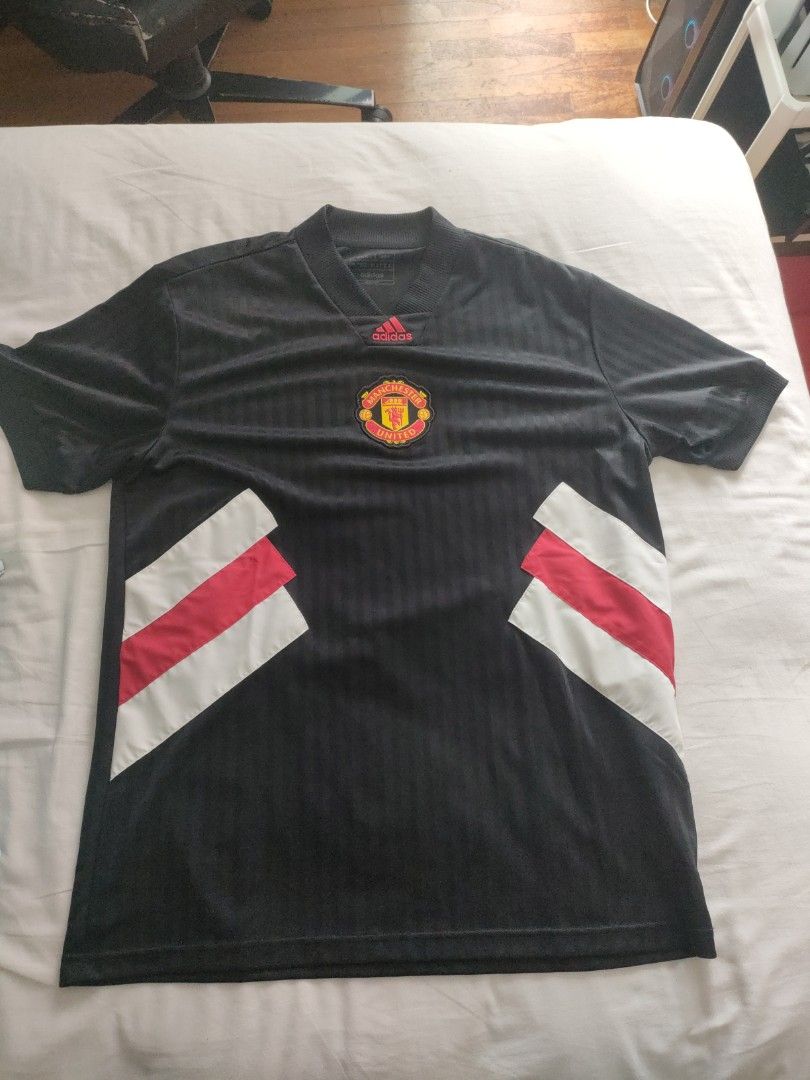 Men's adidas Black Manchester United Football Icon Jersey