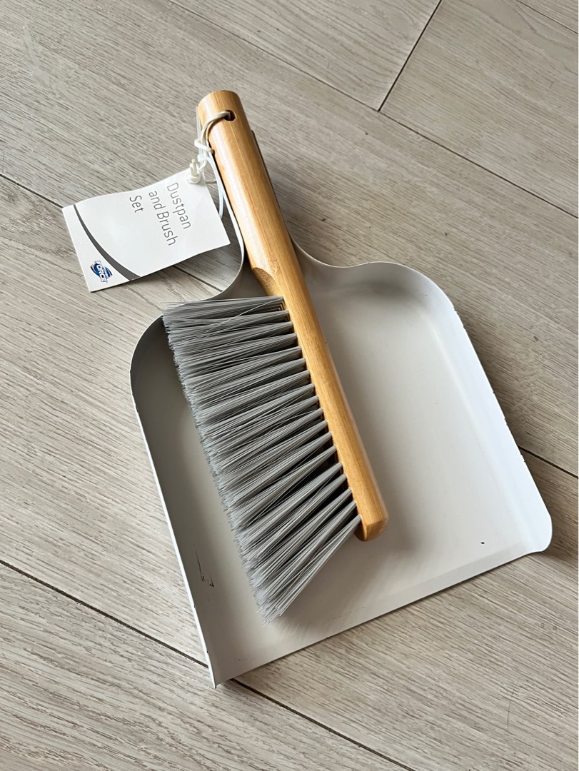 SALE! Aldi Australia Dustpan and Brush Set with issues, Furniture