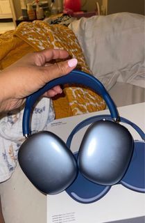 Apple AirPods Max with Smart Case