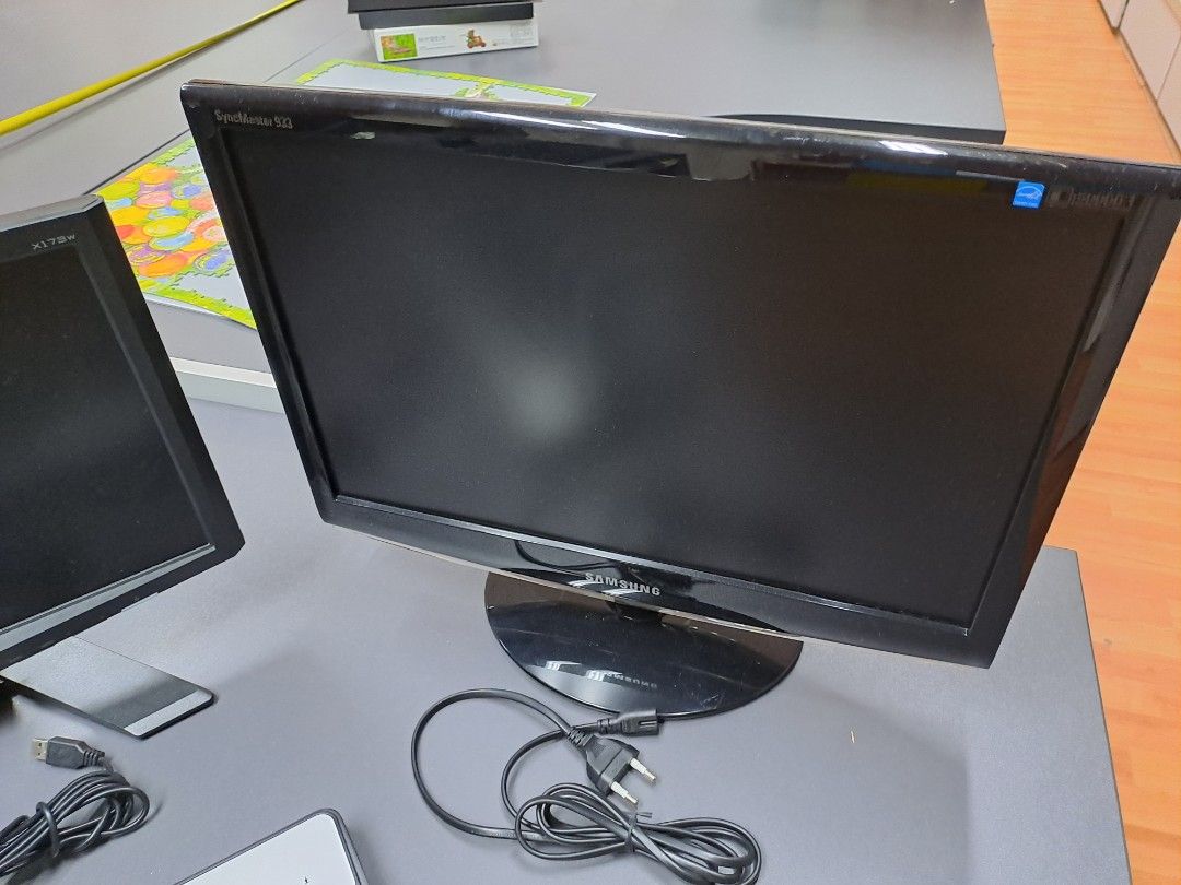 Assorted office pc monitors keyboard and mouse, Computers & Tech, Parts