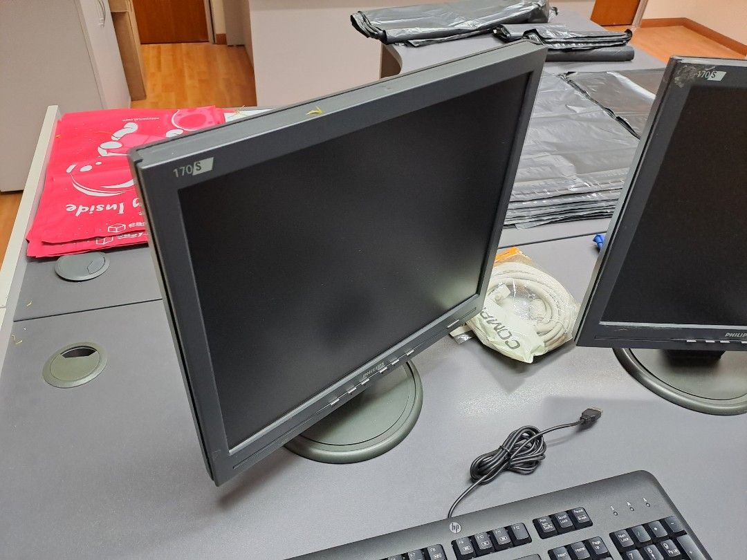 Assorted office pc monitors keyboard and mouse, Computers & Tech, Parts