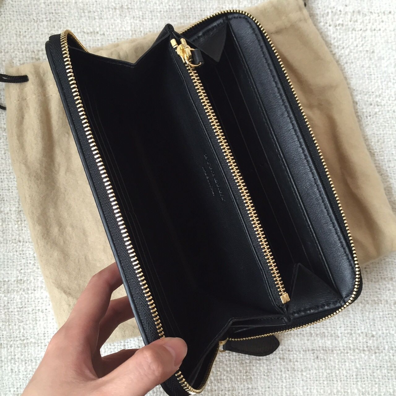 Burberry wallet zipper top