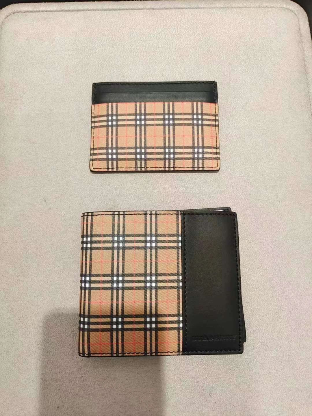 Authentic Burberry short wallet
