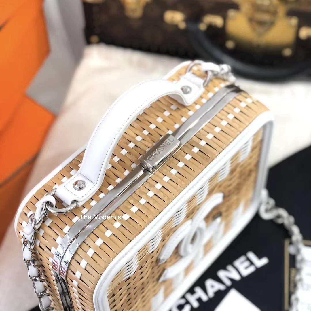 Authentic Chanel Rattan Vanity Case White Luxury Bags Wallets